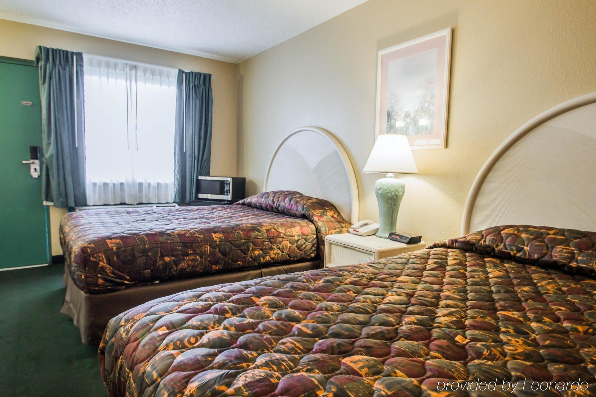 Rodeway Inn & Suites Хейнс Сити Екстериор снимка